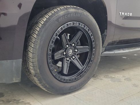 Used 2020 Chevrolet Tahoe LT w/ Luxury Package image 31