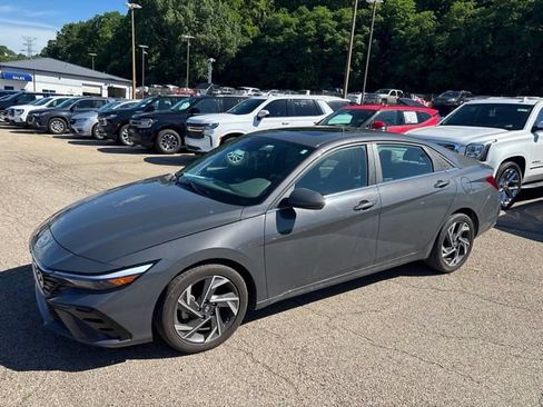 Used 2024 Hyundai Elantra SEL w/ Convenience Package FWD image 1