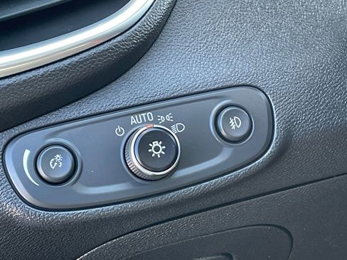 Used 2017 Chevrolet Trax Premier image 30