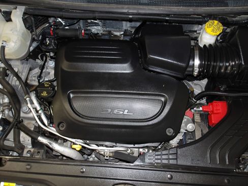 Used 2020 Chrysler Pacifica Touring-L FWD image 22