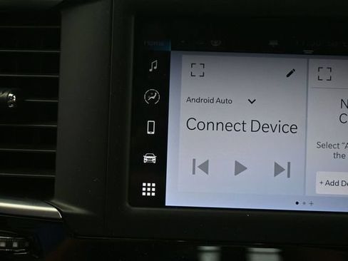 Used 2024 Chrysler Voyager LX FWD image 19