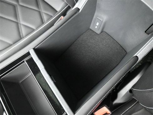 New 2026 Volkswagen Atlas SE image 9