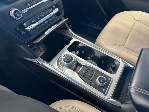 Used 2020 Ford Explorer Limited image 21