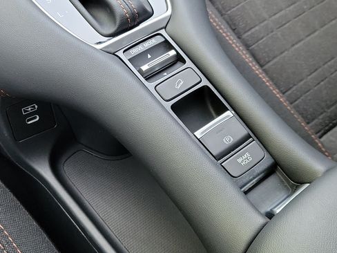 Used 2025 Honda HR-V Sport image 26