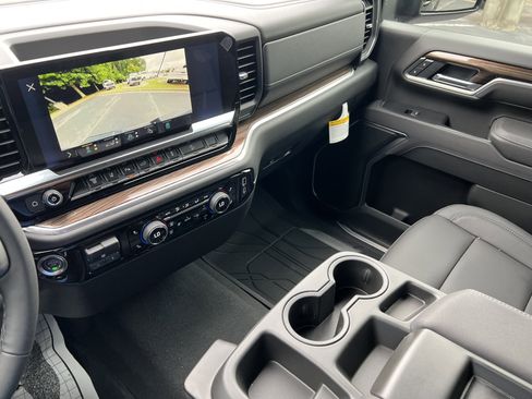 Used 2025 Chevrolet Silverado 2500 LT w/ Safety Package image 28