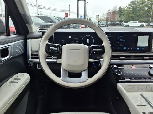 Used 2025 Hyundai Santa Fe Calligraphy image 17