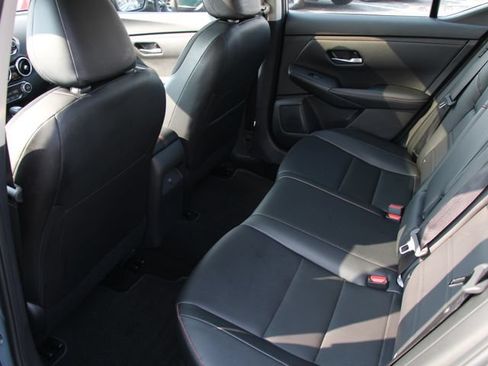 Used 2025 Nissan Sentra SR w/ SR Premium Package FWD image 26