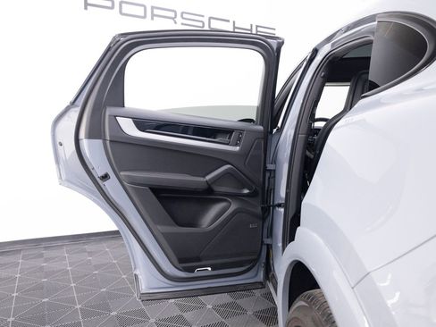 Certified 2026 Porsche Cayenne S AWD/4WD image 27