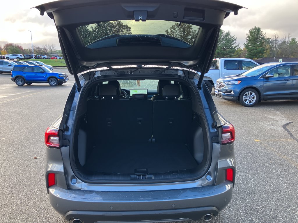 Used 2024 Ford Escape ST-Line w/ Tech Pack #1 AWD/4WD image 19