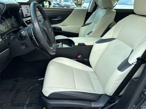 Used 2023 Lexus ES 250 w/ Premium Package image 11