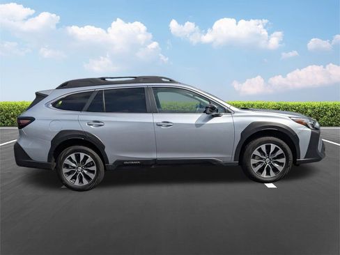 Used 2024 Subaru Outback Limited AWD/4WD image 3