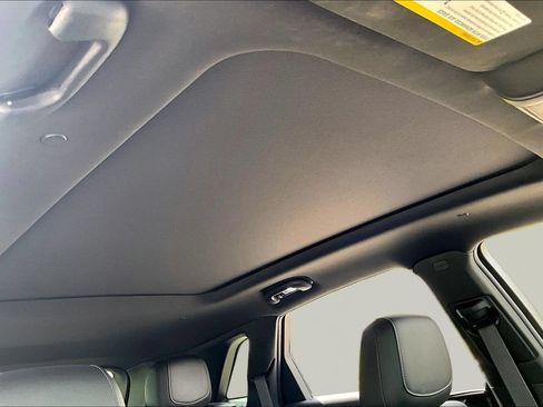 Certified 2022 Cadillac XT5 Premium Luxury FWD image 17