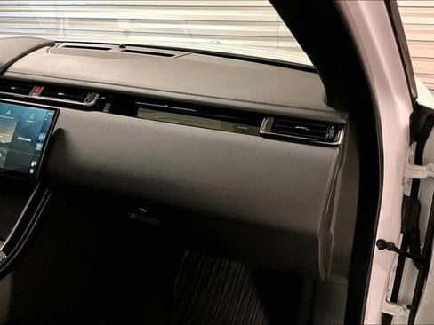 Certified 2026 Land Rover Range Rover Velar Dynamic SE AWD/4WD image 25