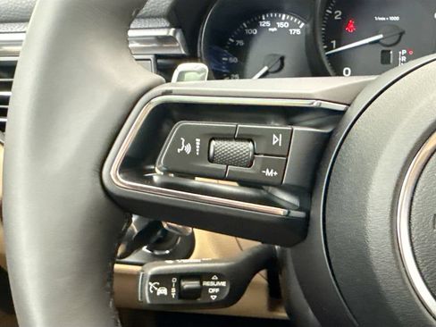 Used 2026 Porsche Macan AWD/4WD image 14