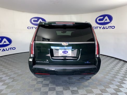 Used 2016 Cadillac Escalade Premium AWD/4WD image 4