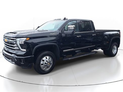 Used 2024 Chevrolet Silverado 3500 High Country w/ Technology Package image 3