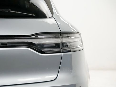 Used 2021 Porsche Macan S AWD/4WD image 12