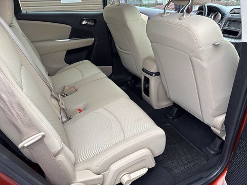 Used 2012 Dodge Journey SXT image 9