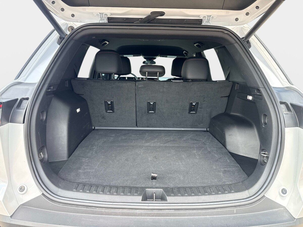 Used 2025 Chevrolet Equinox RS FWD image 9
