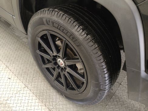 Used 2019 Jeep Cherokee Latitude w/ Popular Appearance Group image 31