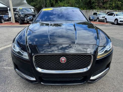 Used 2017 Jaguar XF Premium image 2