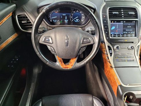 Used 2017 Lincoln MKX Reserve w/ Lincoln MKX Climate Package FWD image 22