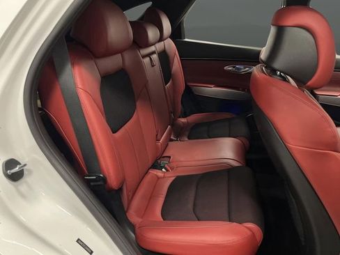 Used 2025 Genesis GV70 3.5T Sport image 32