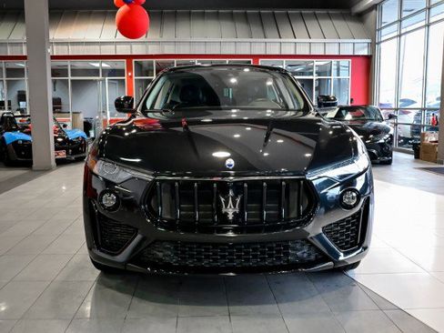 Used 2022 Maserati Levante Modena image 2
