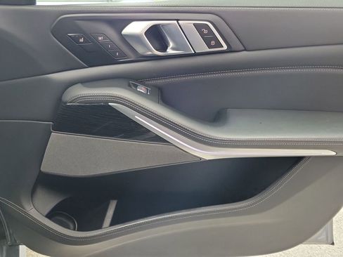 Used 2024 BMW X7 M60i w/ Executive Package image 23