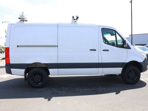Used 2022 Mercedes-Benz Sprinter 2500 image 6