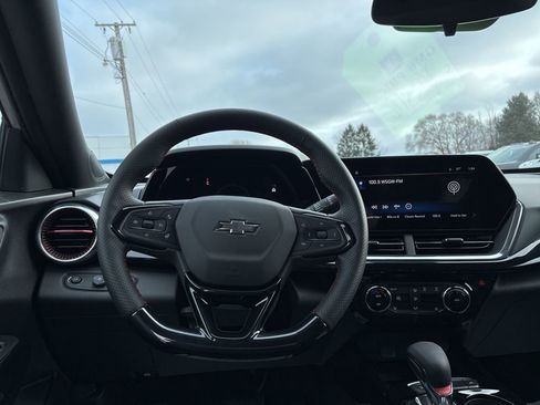 New 2026 Chevrolet Trax RS w/ Sunroof Package image 10