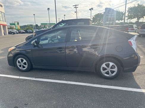 Used 2013 Toyota Prius Two FWD image 7
