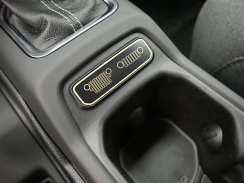 New 2026 Jeep Gladiator Sport AWD/4WD image 9