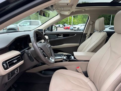 Used 2023 Lincoln Nautilus Reserve AWD/4WD image 9