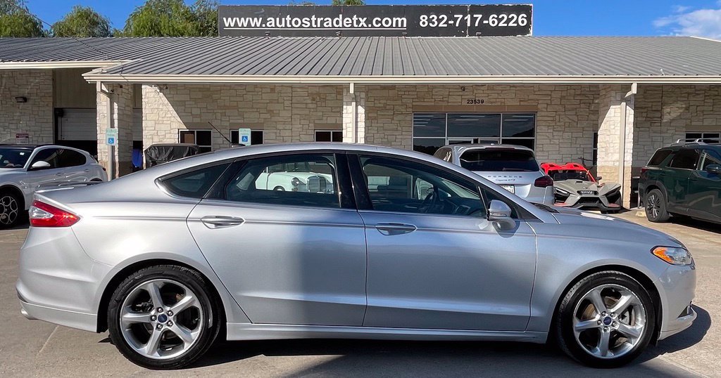 Used 2014 Ford Fusion SE FWD image 6