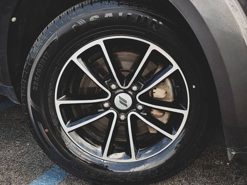 Used 2018 Dodge Journey SE w/ Blacktop Package FWD image 20