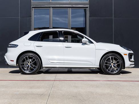 Certified 2026 Porsche Macan S AWD/4WD image 12
