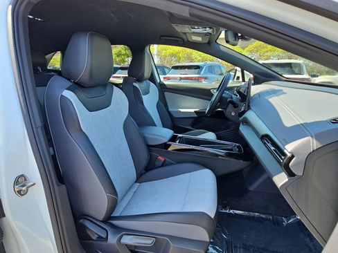 Certified 2023 Volkswagen ID.4 Pro RWD image 10