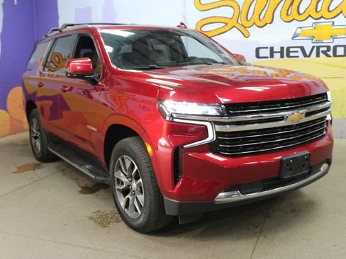 Used 2022 Chevrolet Tahoe LT w/ Luxury Package AWD/4WD image 4