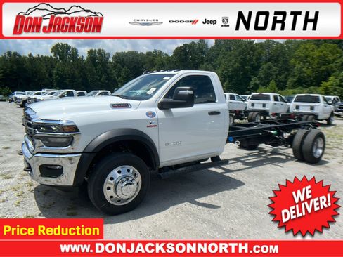 New 2025 RAM 5500 4x4 Regular Cab image 1