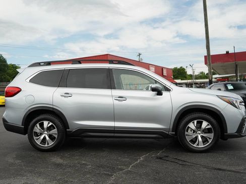 Used 2023 Subaru Ascent Premium AWD/4WD image 2