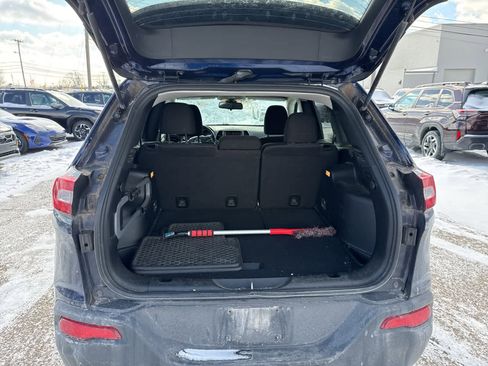 Used 2016 Jeep Cherokee Latitude w/ Cold Weather Group image 14