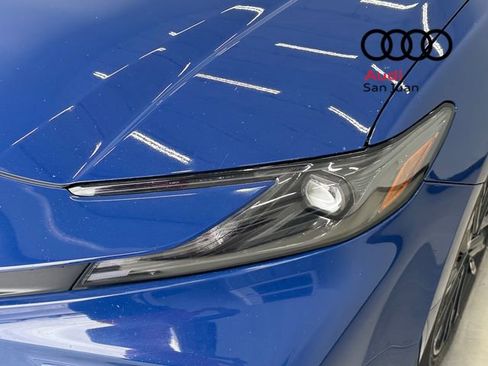 Used 2025 Toyota Camry SE image 4