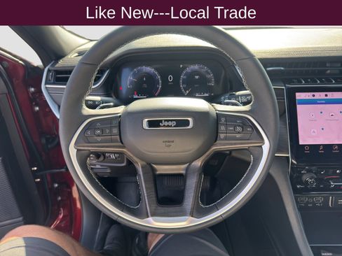Used 2025 Jeep Grand Cherokee Limited w/ Luxury Tech Group II AWD/4WD image 10