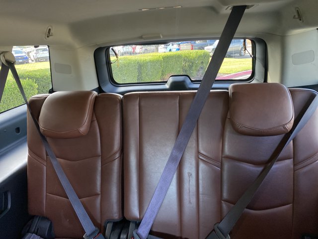 Used 2017 Cadillac Escalade ESV Luxury AWD/4WD image 14
