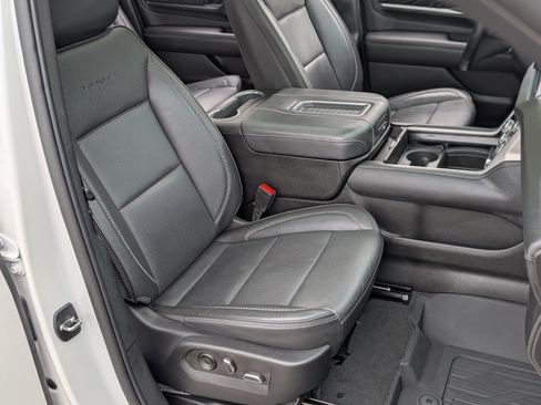 Used 2023 GMC Yukon XL Denali image 24