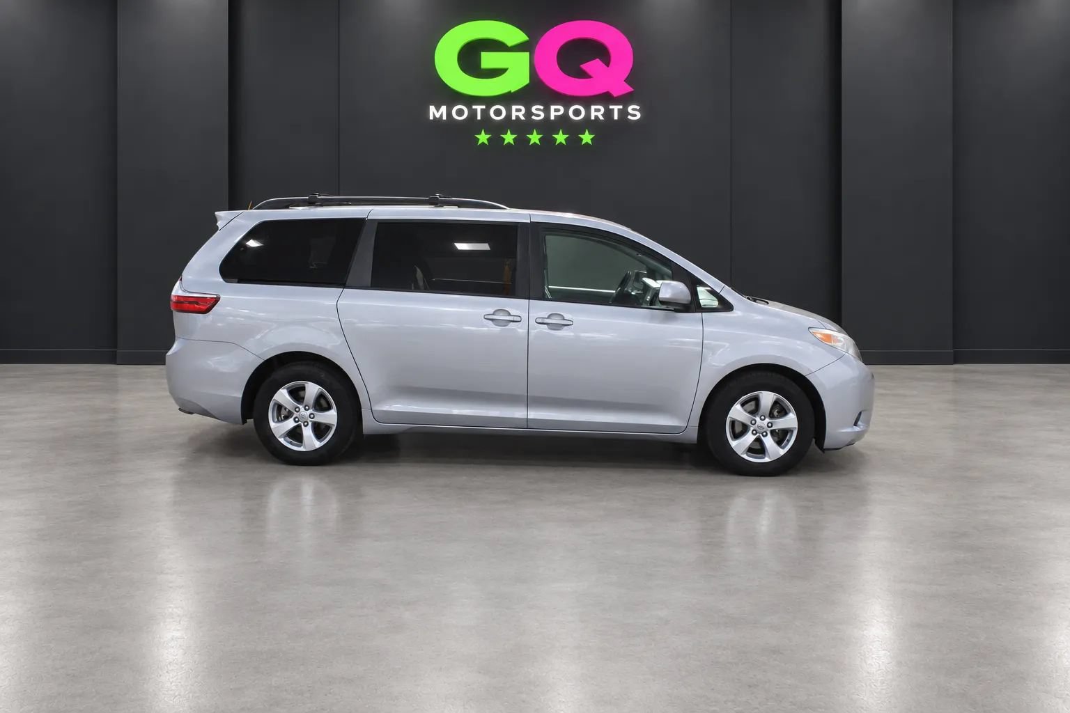 Used 2016 Toyota Sienna LE FWD image 9