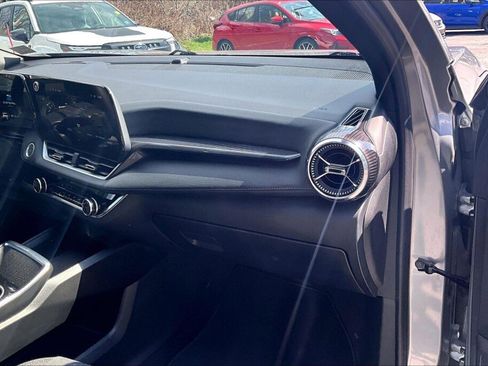 Used 2025 Chevrolet Equinox LT image 11