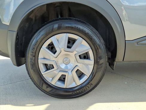 Certified 2025 Nissan Kicks S FWD image 19