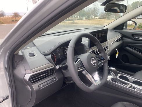 New 2025 Nissan Altima 2.5 SL image 14